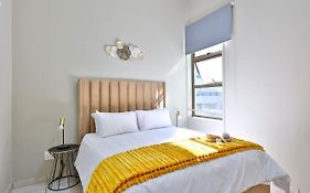 The Golden Getaway One Bed Apt.